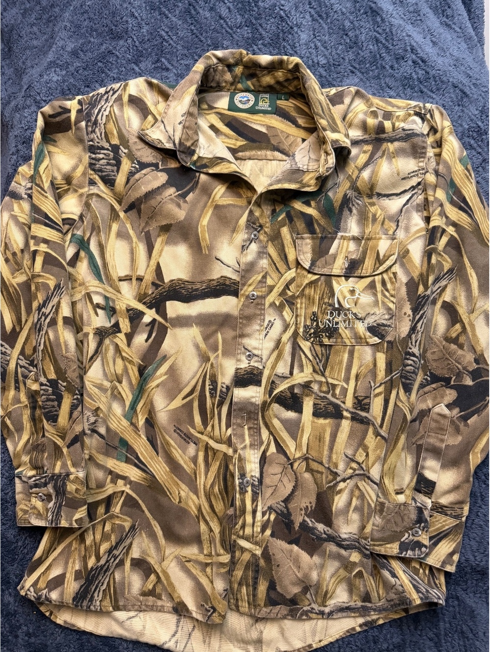 Ducks Unlimited Camouflage Button-Up Shirt Size Large